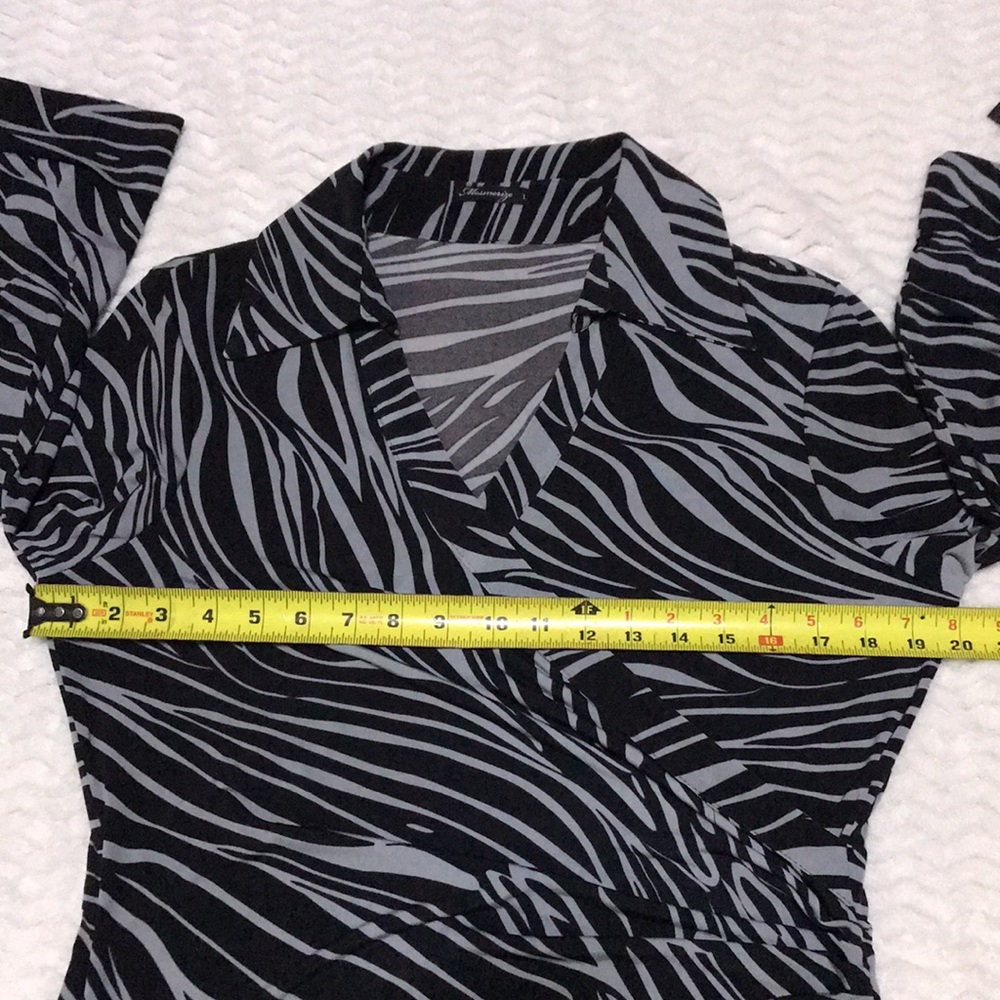 NWT Mesmerize faux wrap dress - Picture 9 of 16